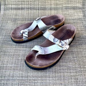 Mephisto Helen In Silver Snake Skin Patent Leather Sandals Size EU 40 /US 9